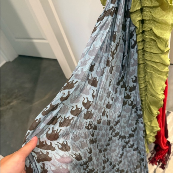 Scarves! Three unused scarves - Picture 2 of 5